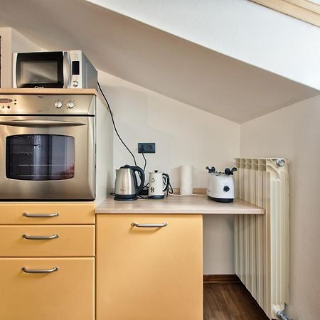 5 Miglia Apartment La Mansarda A โกลเลญโญ ภายนอก รูปภาพ