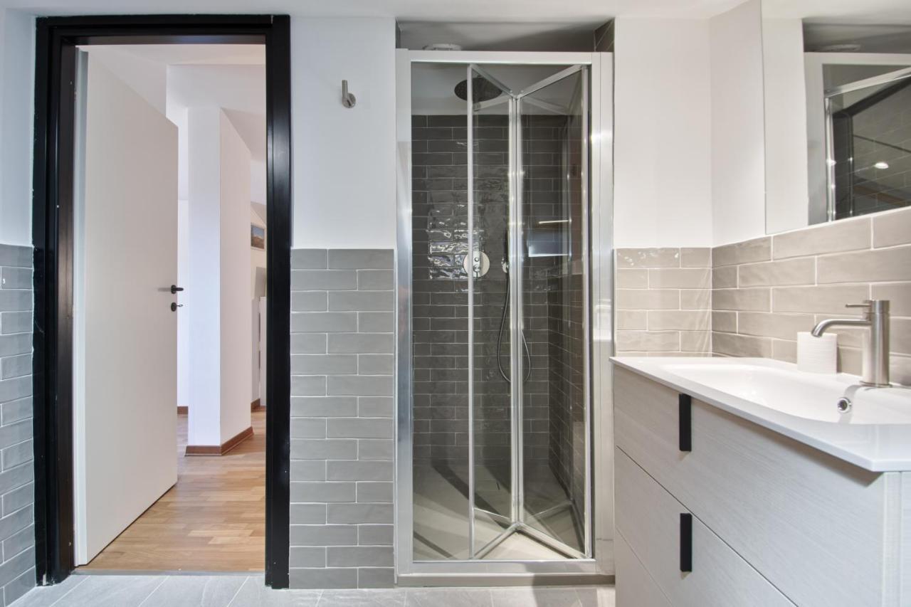5 Miglia Apartment La Mansarda A โกลเลญโญ ภายนอก รูปภาพ