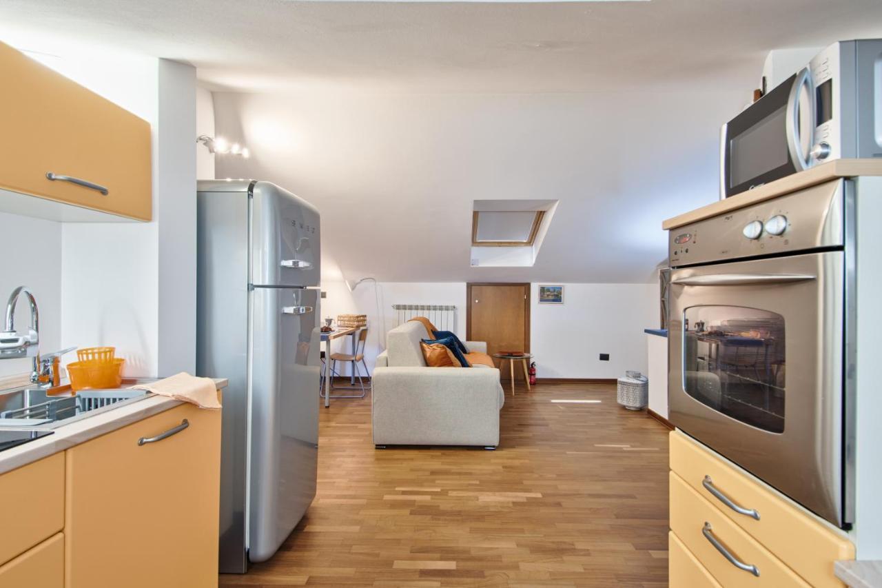 5 Miglia Apartment La Mansarda A โกลเลญโญ ภายนอก รูปภาพ